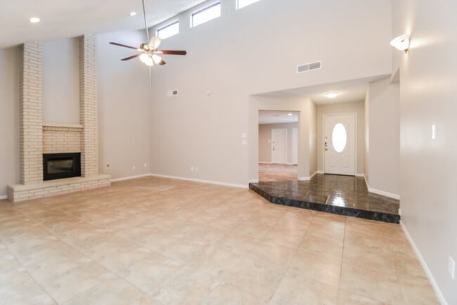 Building Photo - 6511 Gleneagles Dr