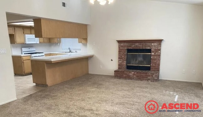 Building Photo - Spacious 3 Bedroom Home with Fireplace & Garage in Northwest Bakersfield
