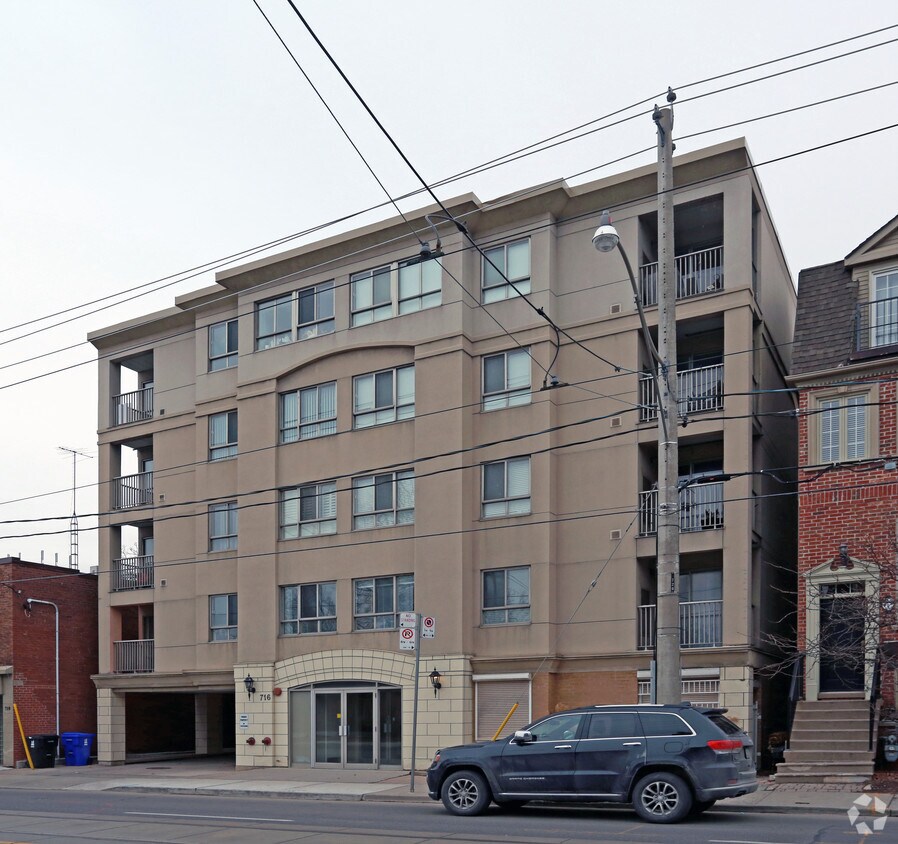 Photo principale - 716 Kingston Rd