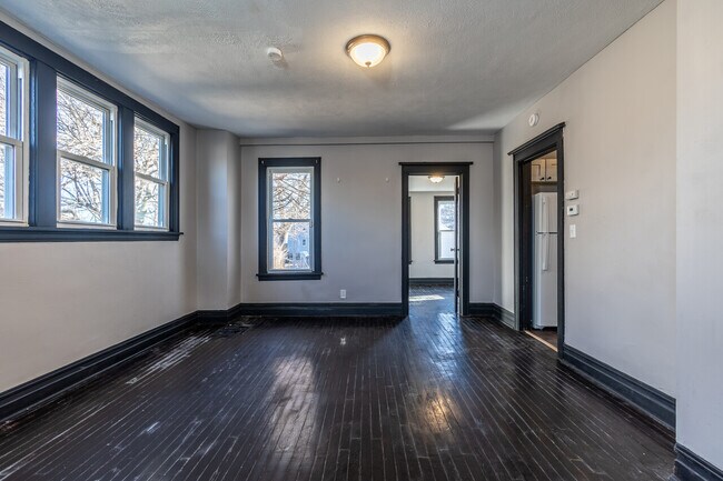 Foto del edificio - 3159 Grand Ave