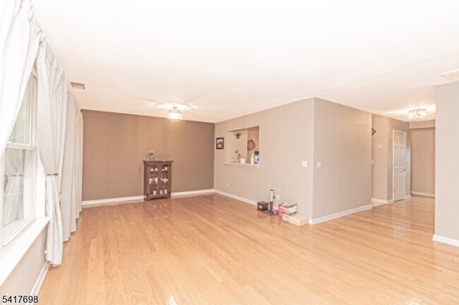 Building Photo - 4 Eagles Nest Ln