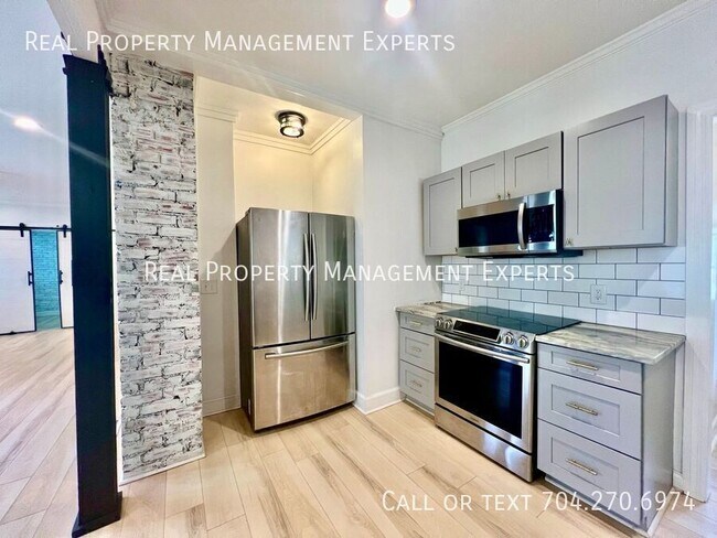 Foto del edificio - 2710 Kendrick Ave