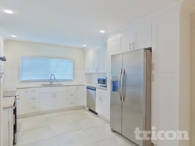 Foto del edificio - 1230 Kapok Kove Cir