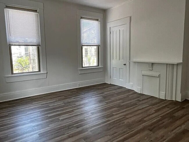Foto del edificio - 205 W 11th St