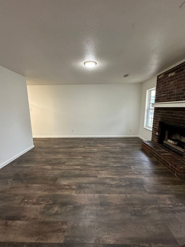 Building Photo - Kinkead Duplex