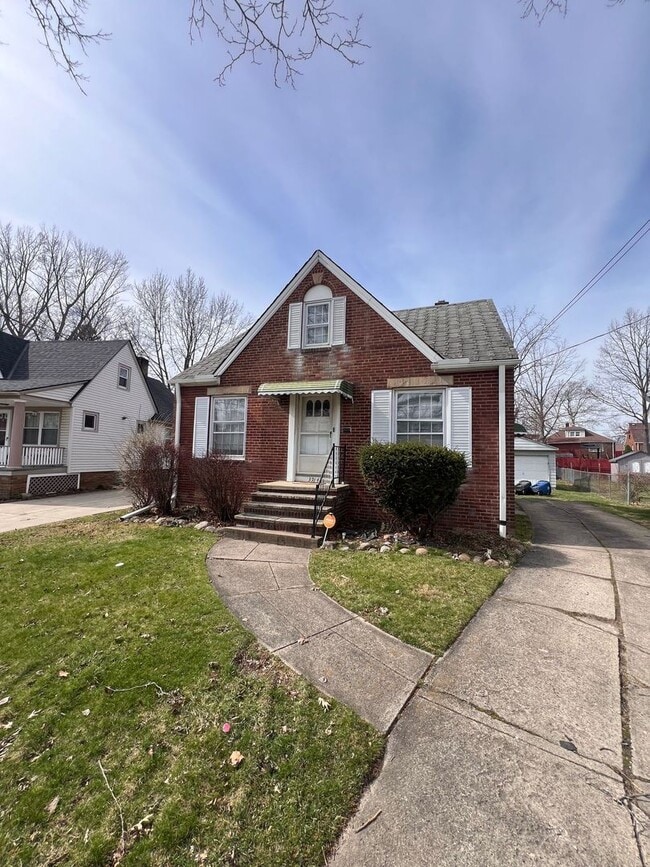 Building Photo - 3914 Brookside Blvd