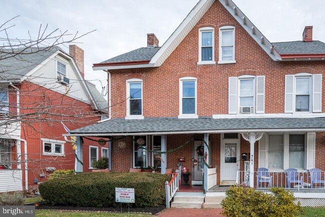 Foto del edificio - 739 S Matlack St