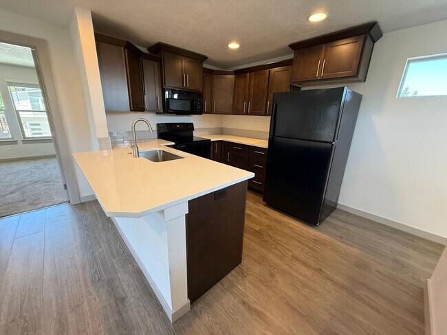 Foto del edificio - 50% Off First Month's Rent! 1 Bed/1 Bath ADU on Bend's Eastside - Cessna Drive