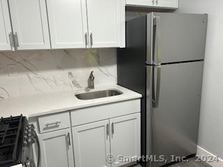 Foto del edificio - 235 Henry Ave