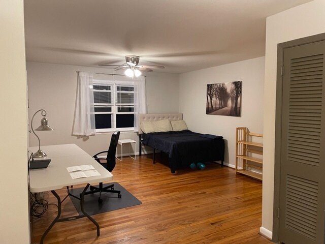 Sala de estar - 1010 Scott Blvd