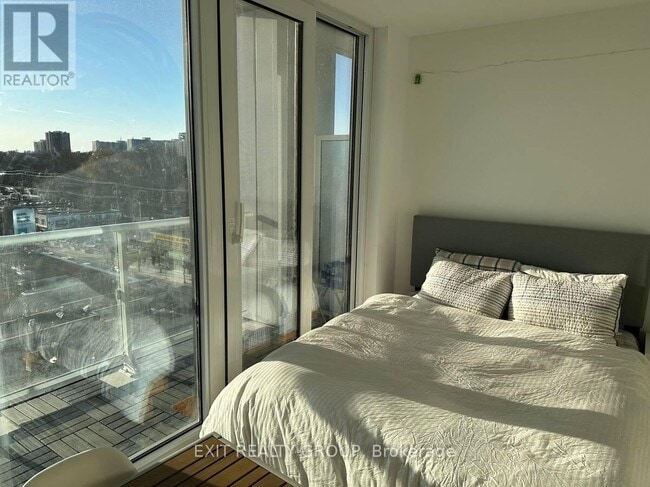 Building Photo - 2020 Bathurst St