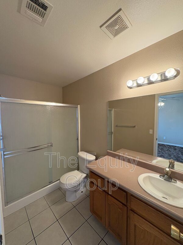 Foto del edificio - 3648 E Mineral King Ave