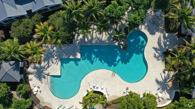 Piscina resplandeciente - 10X Weston