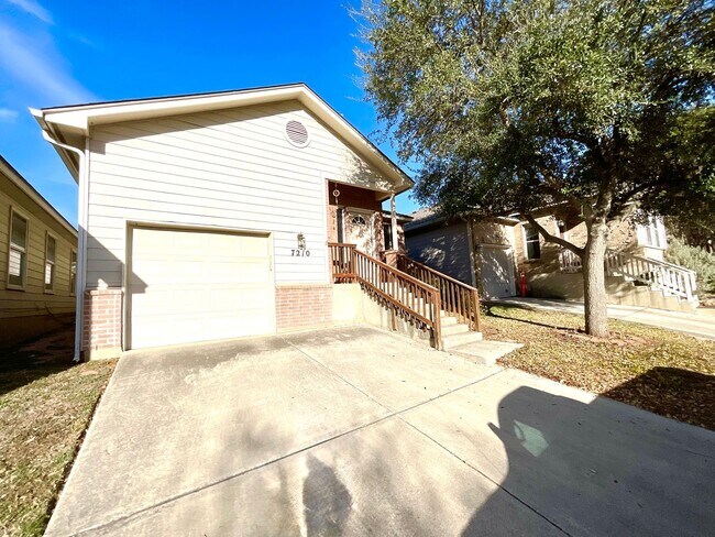 Foto del edificio - AVAILABLE! Spacious 3-Bedroom Home in a Secure Gated Community!