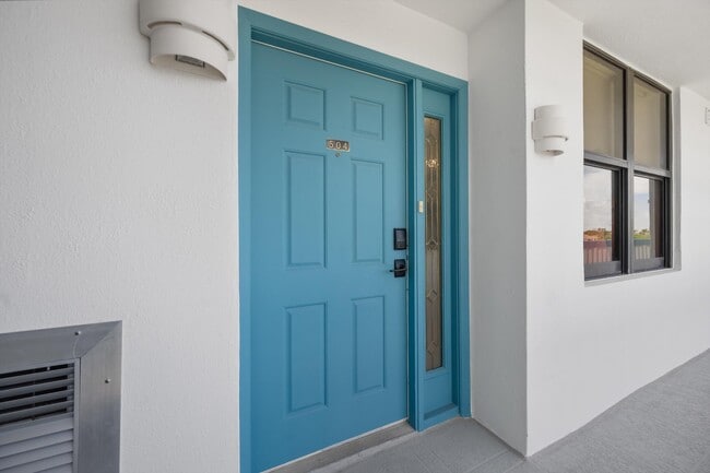 Building Photo - 900 Ocean Dr