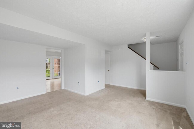 Foto del edificio - 8635 Reinecke Ct