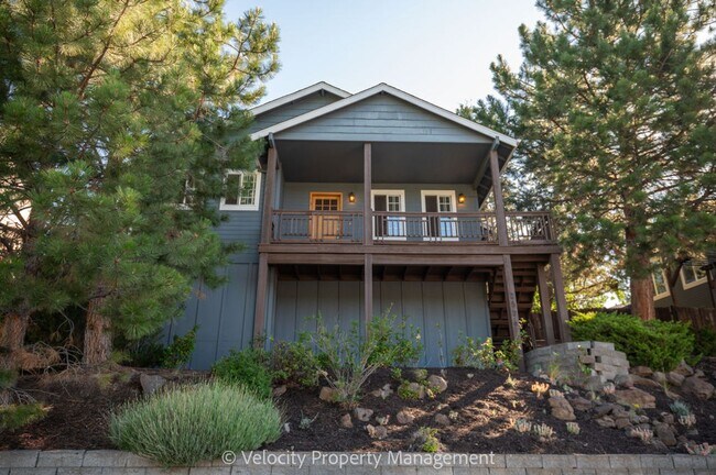Foto del edificio - Charming Westside Home!
