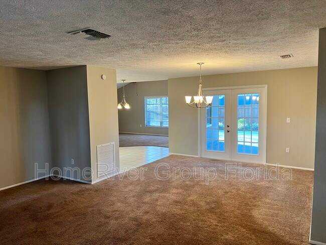 Building Photo - 7231 Maplehurst Dr