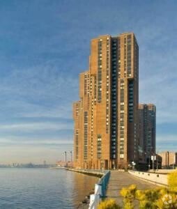 Building Photo - 30 Waterside Plaza