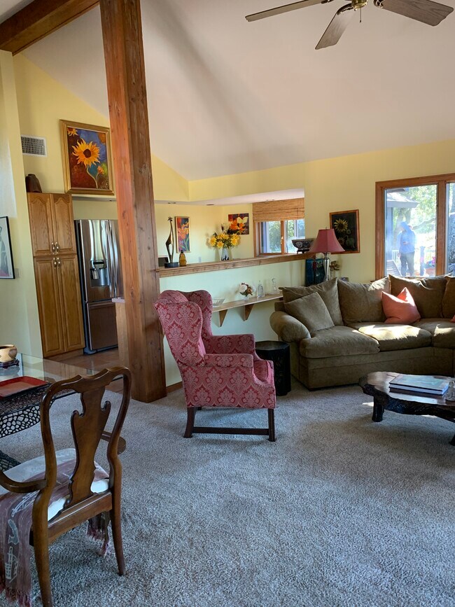 Building Photo - 1546 Oakforest Rd