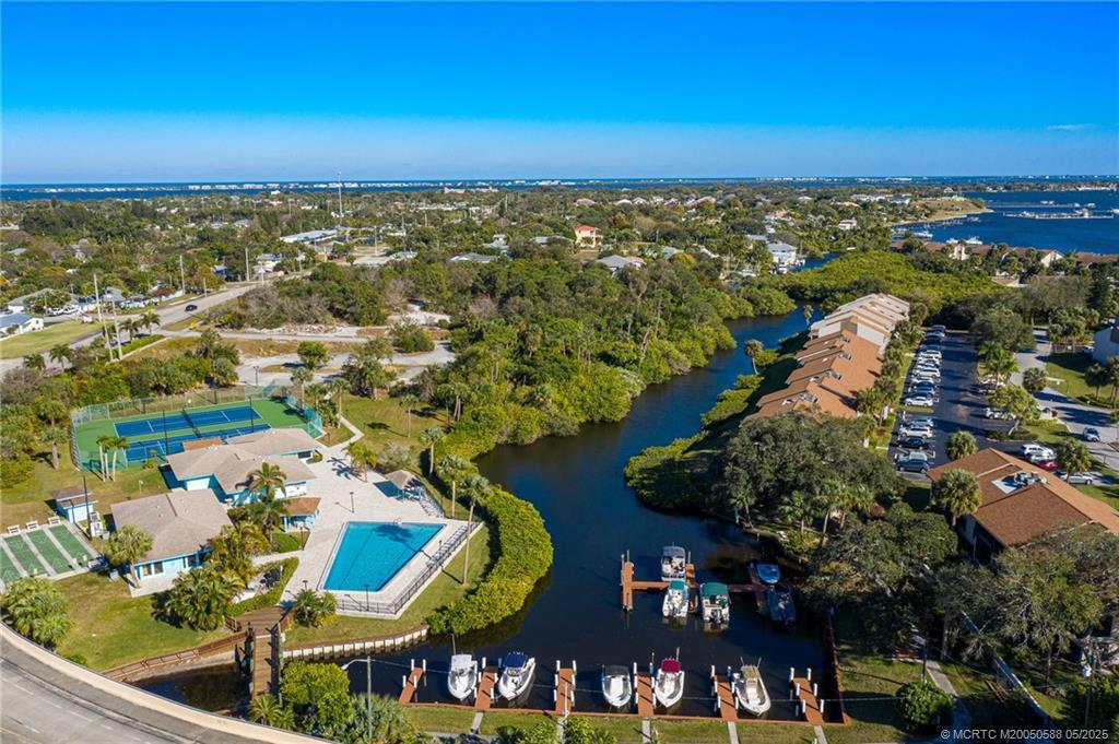 Foto principal - 1585 NE Beacon Dr