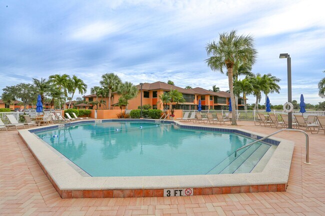 Building Photo - ***WONDERFUL UPDATED CONDO***CLOSE TO MARC...