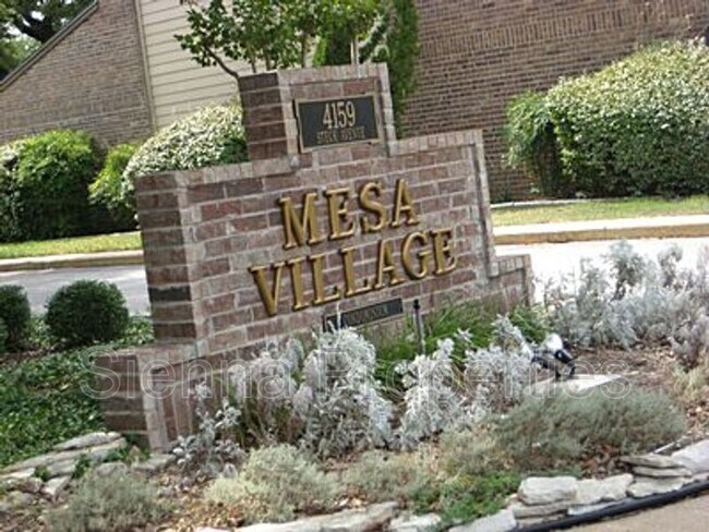 Foto del edificio - 4159 Steck Ave