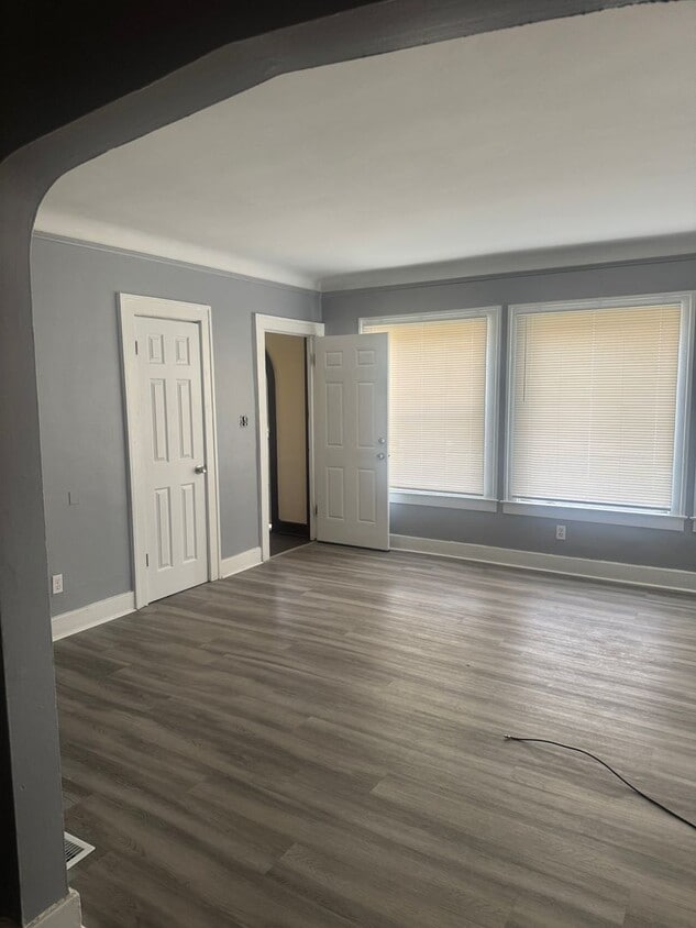 Primary Photo - 3 bed/1 bath-- WATER INCLUDED/Appliances I...