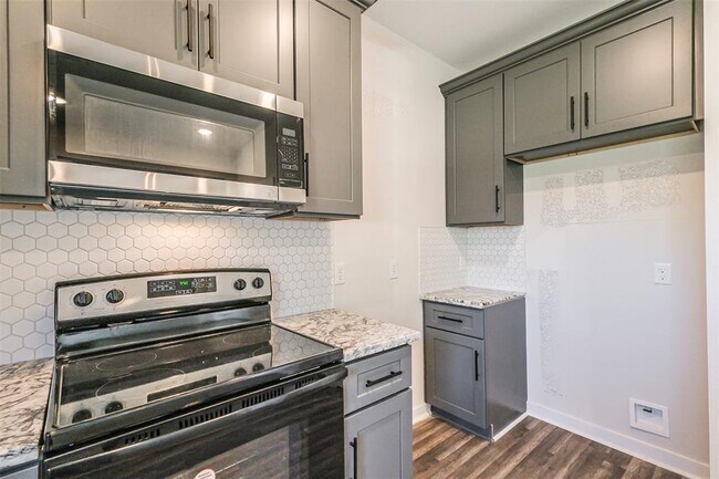 Building Photo - 8049 Ritz St