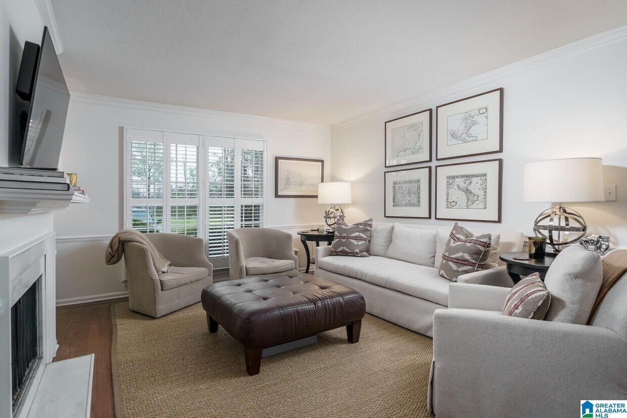 Foto principal - 1745 Jack Warner Pkwy