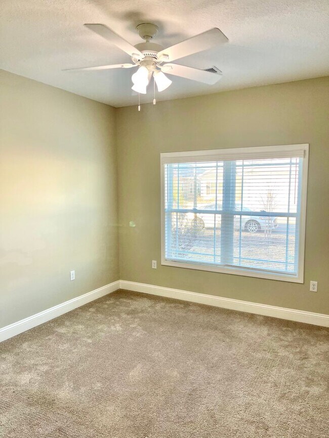 Building Photo - 160 The Villas Wy