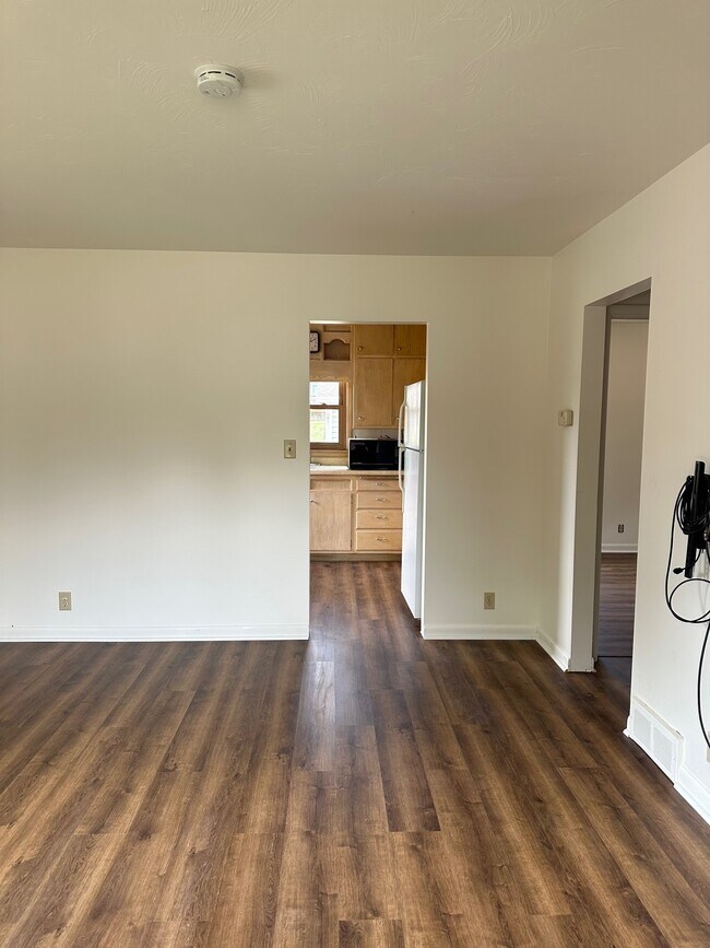 Building Photo - 865 S 45th St