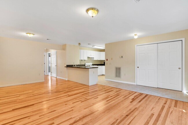 Foto del edificio - 527 M.L.K. Drive