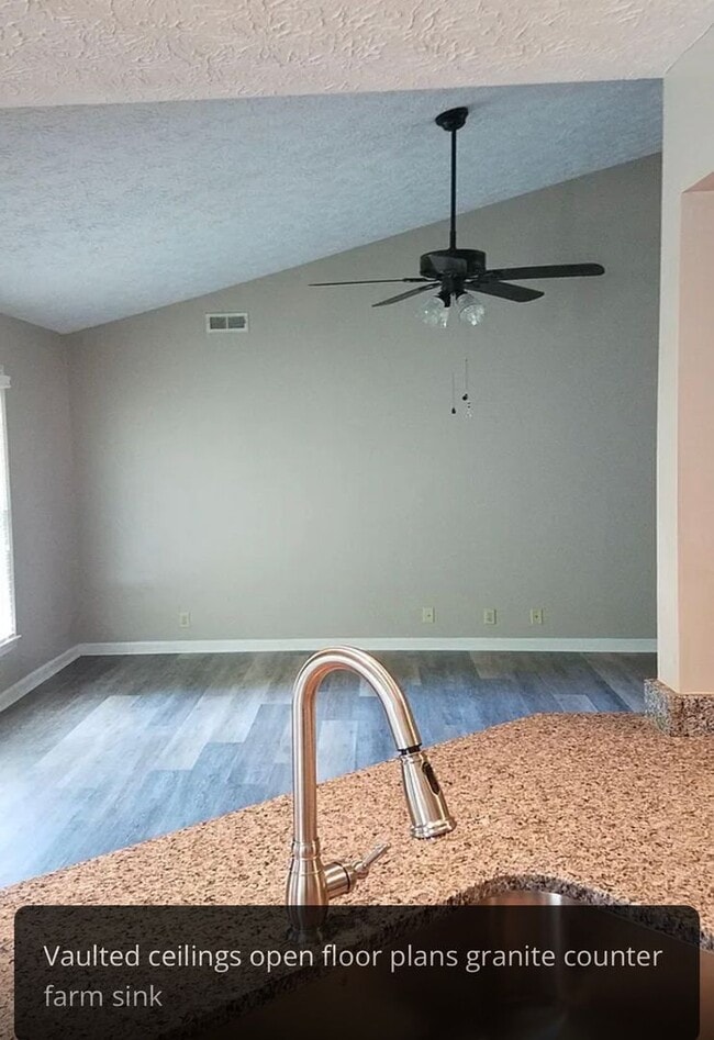 Building Photo - Knoxville 37922 - Available Now! 3 bedroom, 2 bath home - Contact Susan Niedergeses 865-300-4722
