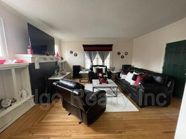 Foto del edificio - 1600 N Irving Ave