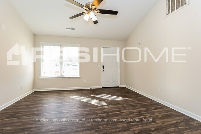 Building Photo - 632 Zellwood Dr