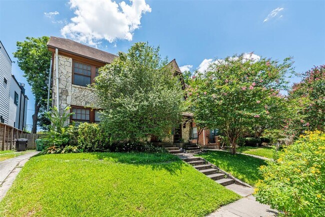 Building Photo - 1927 W McKinney St