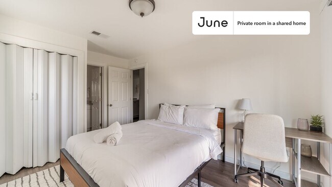 Foto del edificio - Private bedroom in 2 bed/2 bath Home