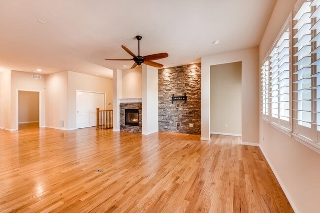 Building Photo - Beacon Point 5 Bedroom Ranch, 3-Car Garage...