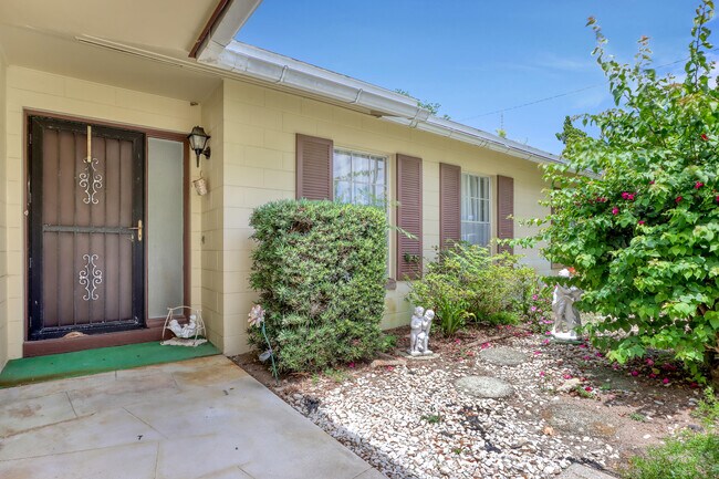 Building Photo - 1240 Santa Cruz Ave