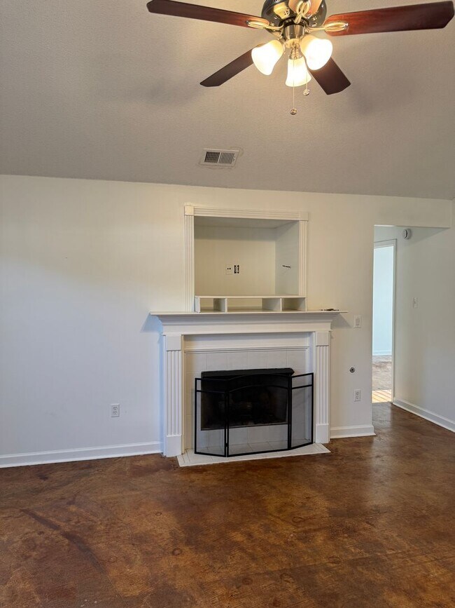 Foto del edificio - 9123 Kirkwood Ln