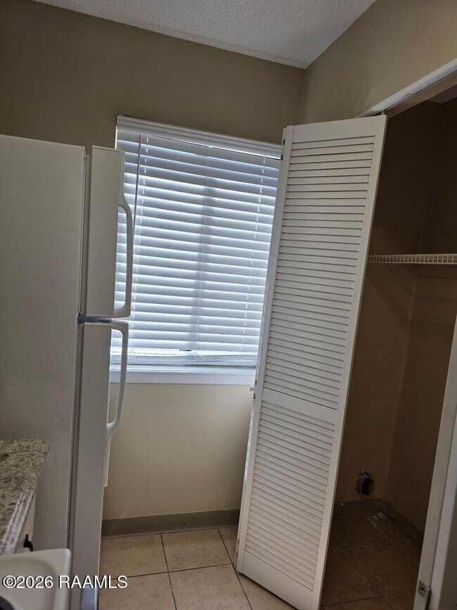 Building Photo - 2826 Louisiana Ave