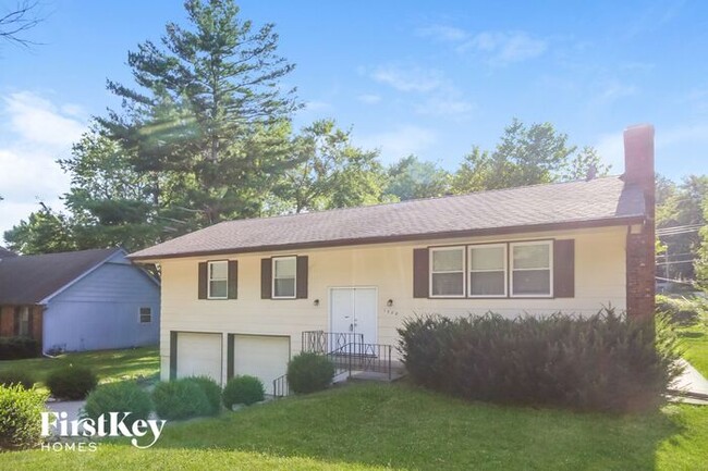 Building Photo - 1228 N Withers Rd