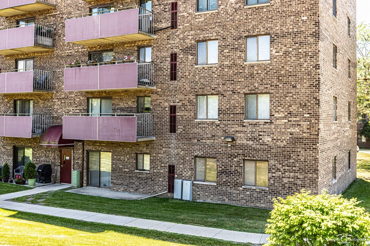1460 Fairlane Dr Unit 220, Schaumburg, IL 60193 Condo for Rent in