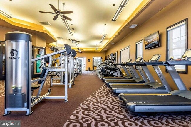 Building Photo - 1305 Churchill Downs Way