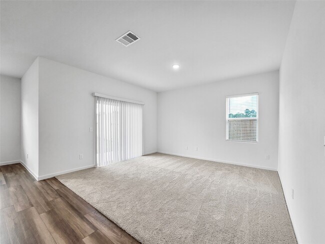 Foto del edificio - 28410 Selsdon Ct