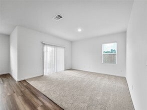 Building Photo - 28410 Selsdon Ct