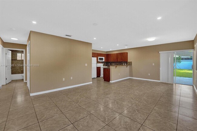 Building Photo - 422 NW 51st St