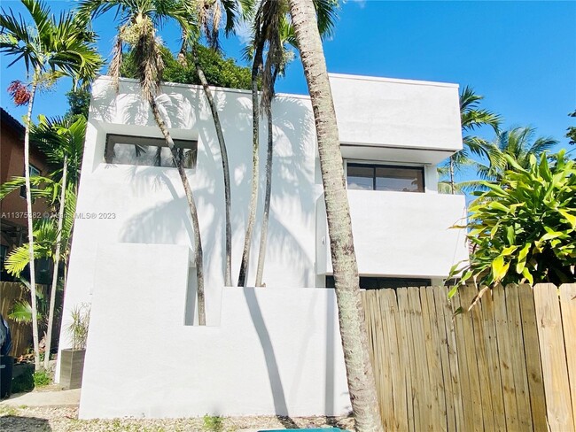 Building Photo - 3079 Virginia St