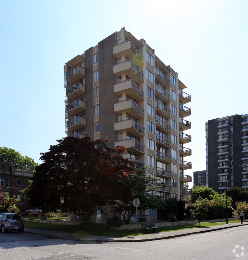 Photo du bâtiment - Las Salinas Apartments
